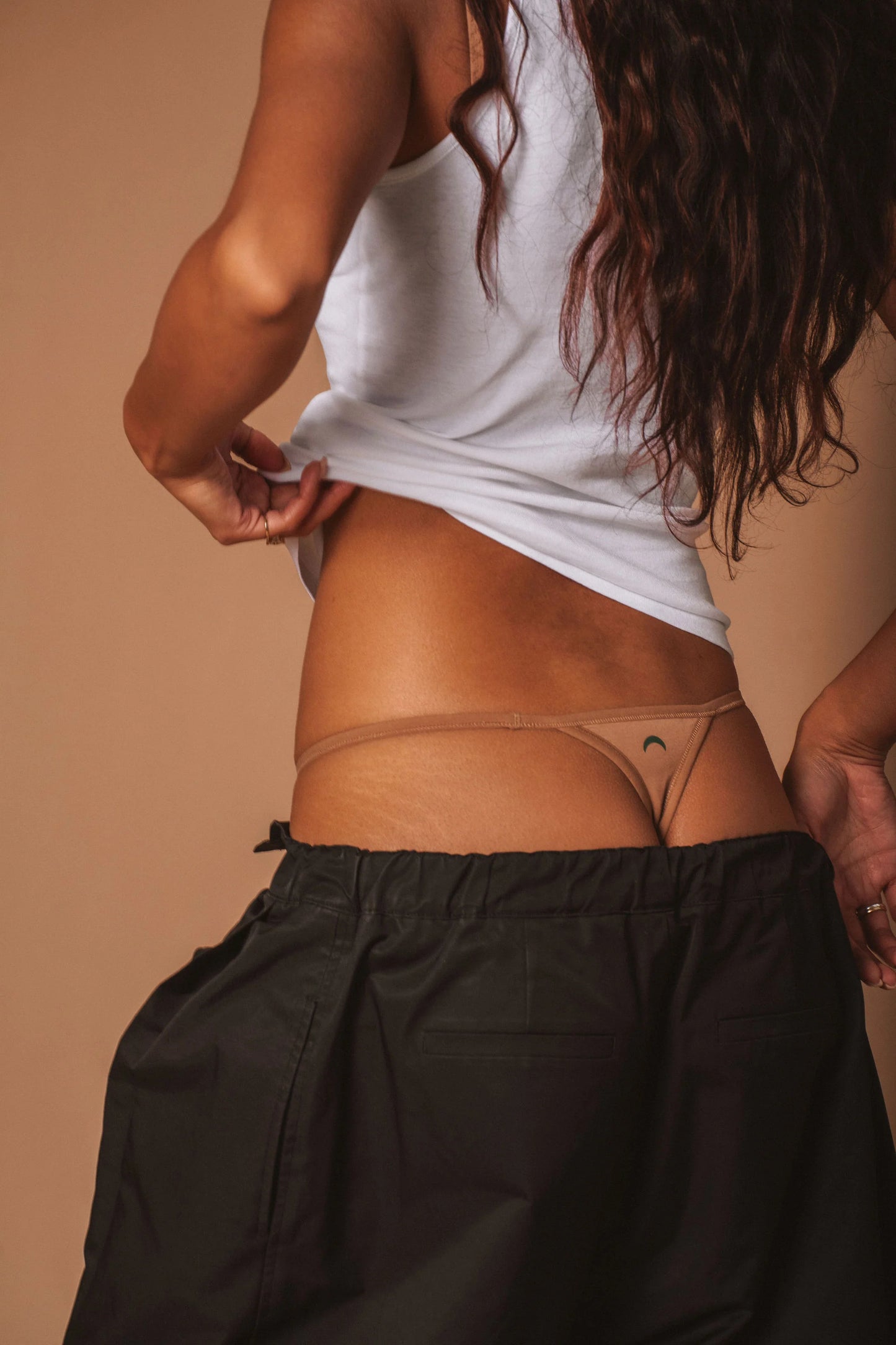 HUHA / String Thong (2 Colors)