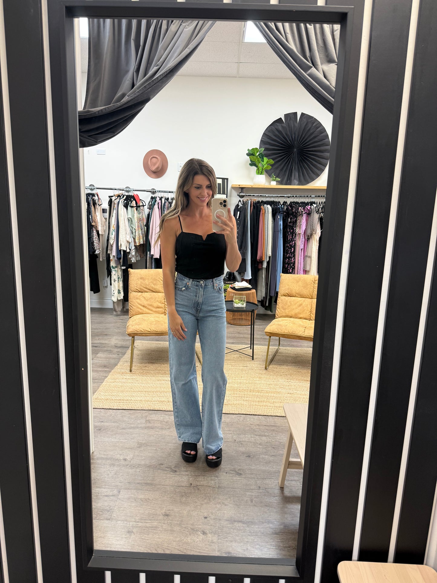 Levi’s / Ribcage Wide Leg Far & Wide