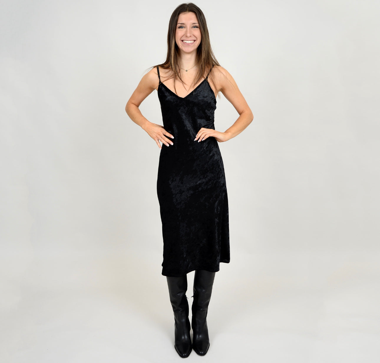 RD STYLE Layla Velvet Slip Dress