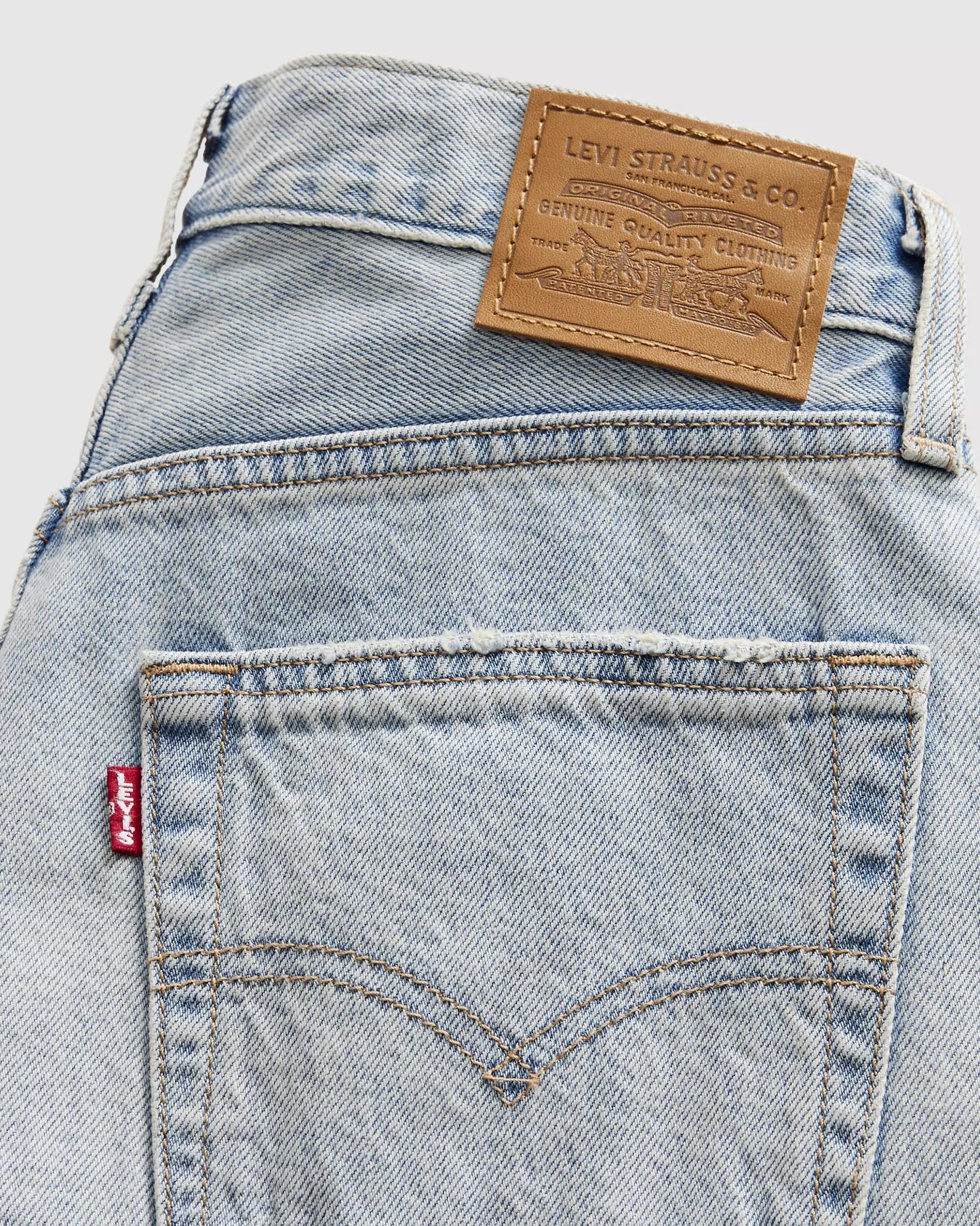 Levi’s / Easy Dad