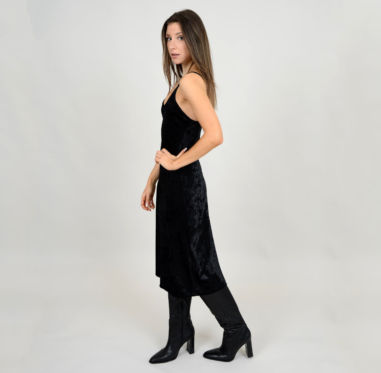 RD STYLE Layla Velvet Slip Dress