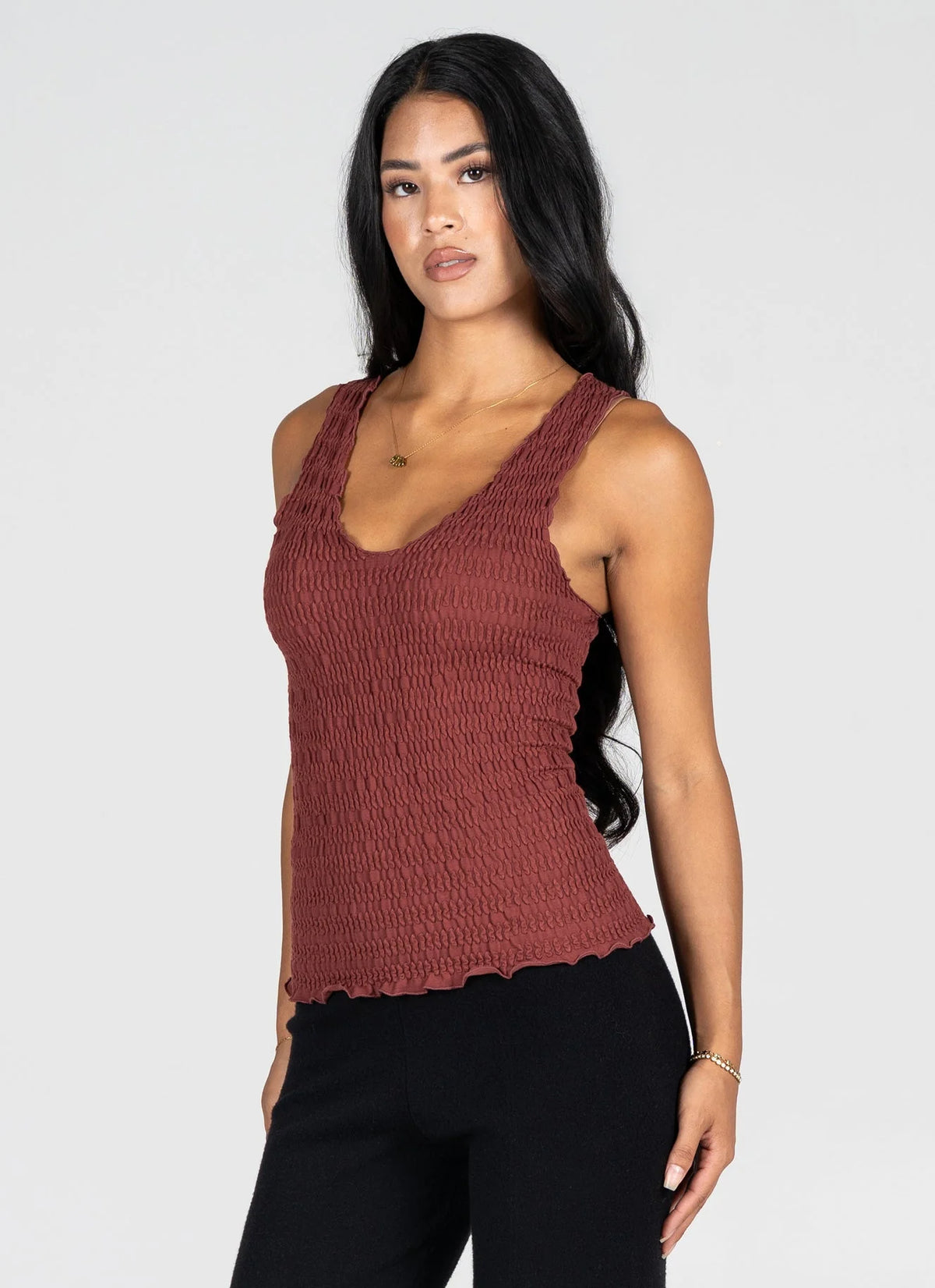 C’est Moi / Seamless Smocked V Neck Tank