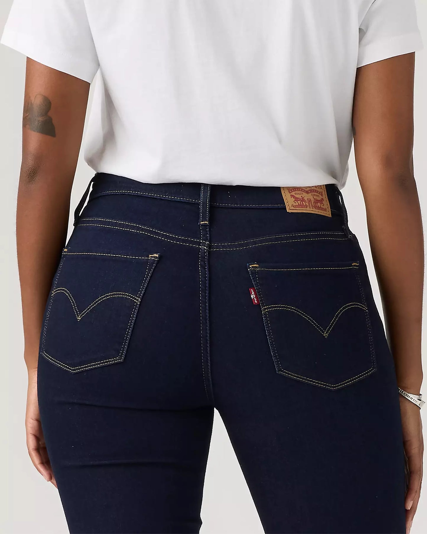 Levi’s / 314 Shaping Straight (Darkest Sky) 32”