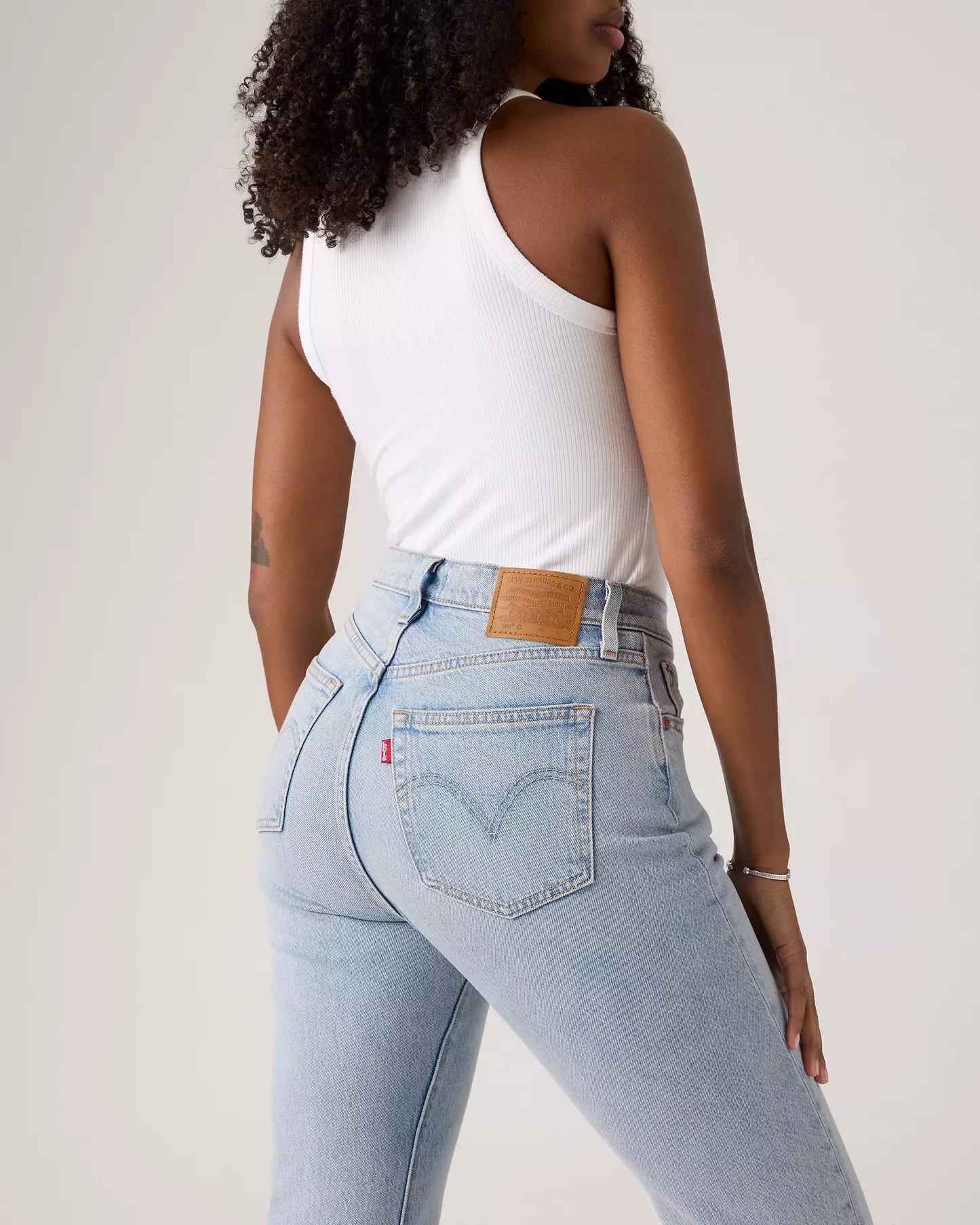 Levi’s / 501 Curve Laugh & Lie