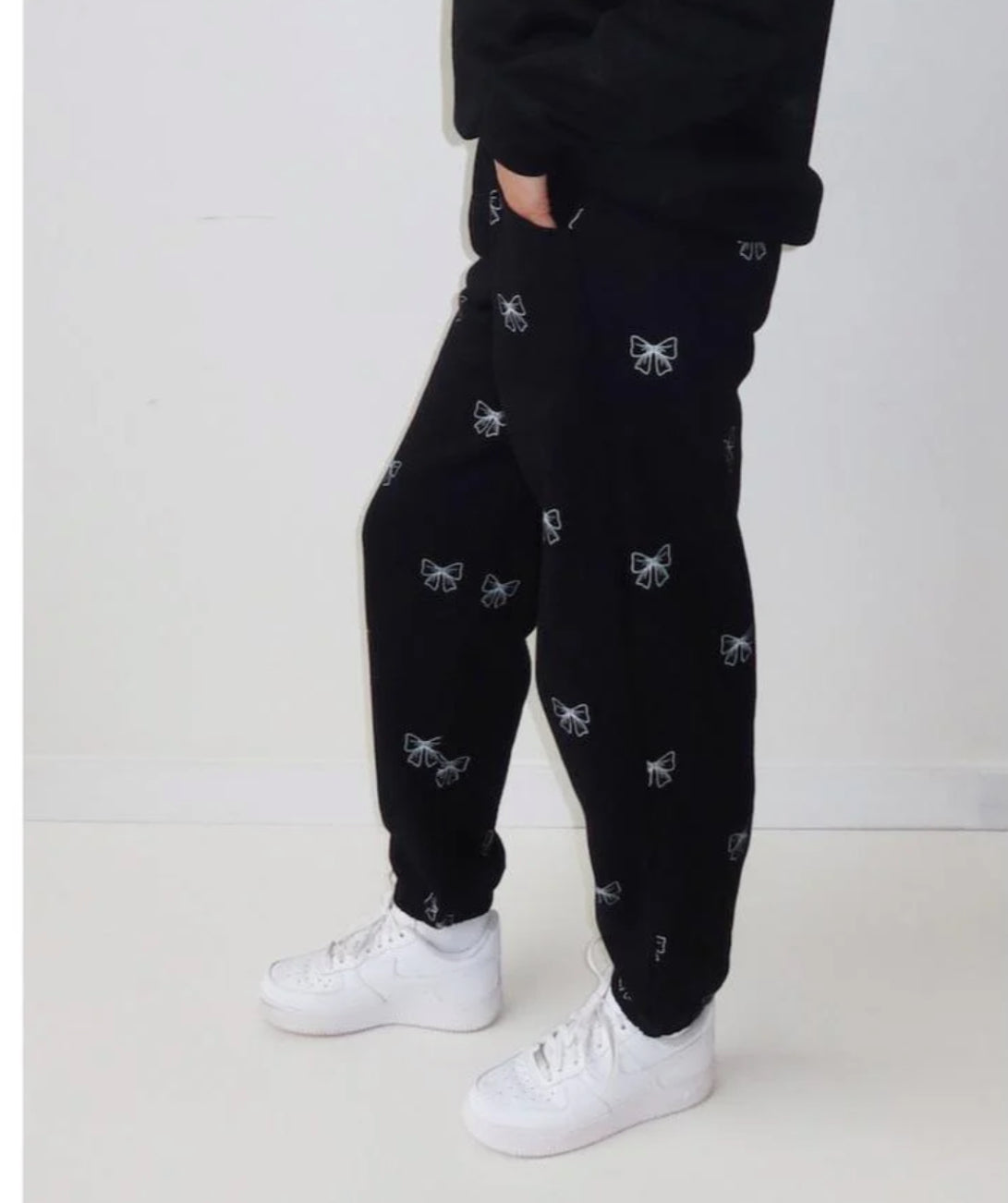 Brunette the Label / All Over Bow Joggers