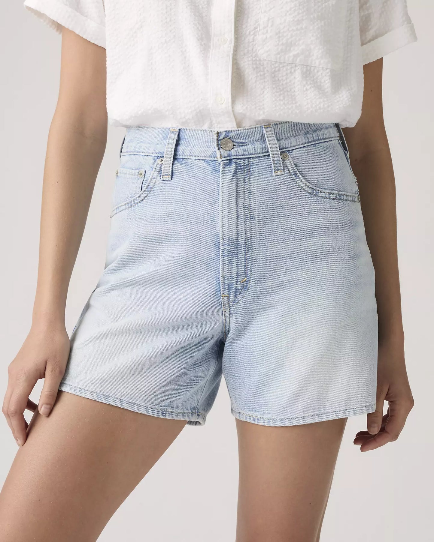 Levi’s / Cinch Mid Thigh Short