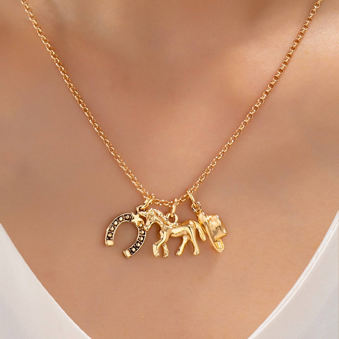 WC / Horseshoe Charm Necklace