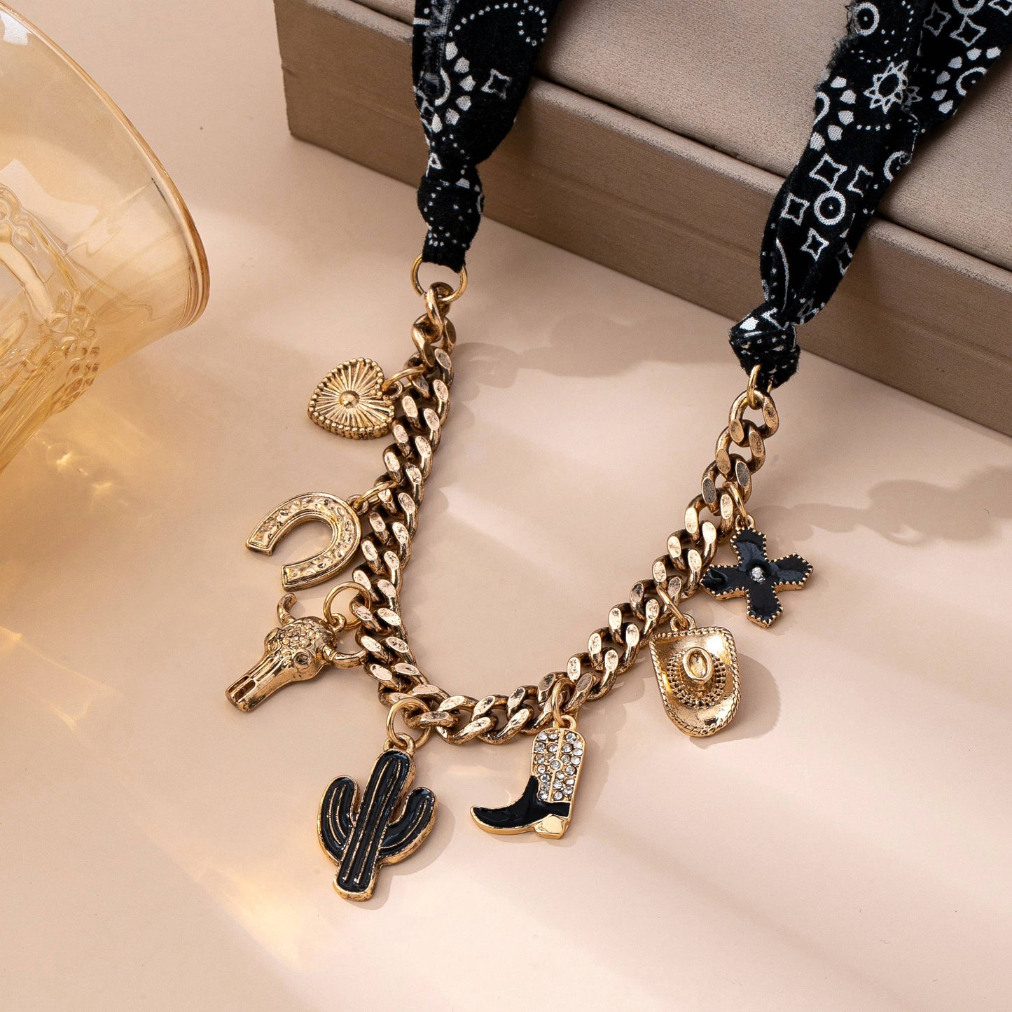 WC / Western Necklace (Black)