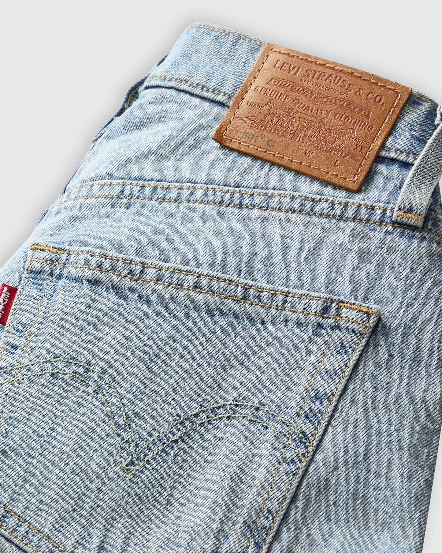 Levi’s / 501 Curve Laugh & Lie