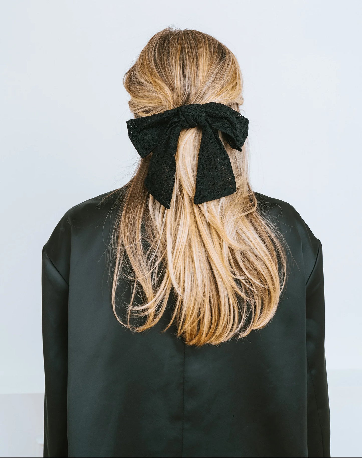 Brunette the Label / Lace Hair Bow