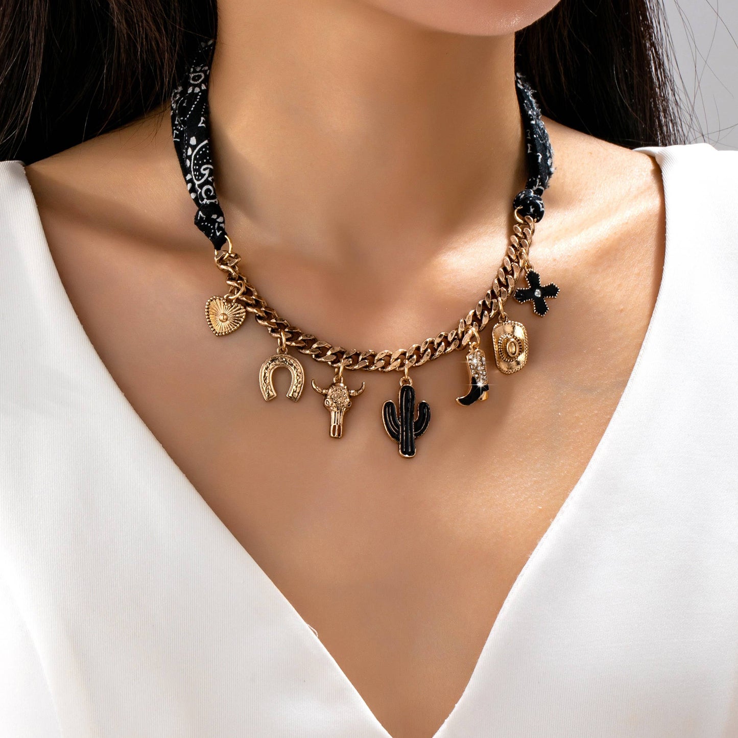 WC / Western Necklace (Black)